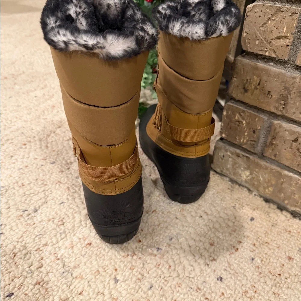 The North‎ Face Brown and Black Winter Boots Ladies Size 11 NEW In Box